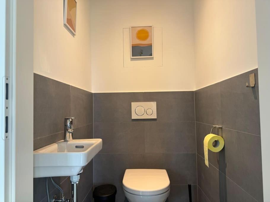 Modern Danube With Balcony & Free Parking Apartment