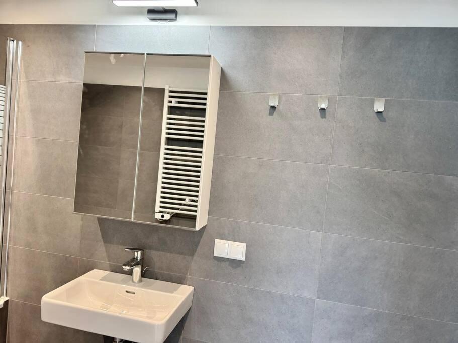 Apartment Modern Danube With Balcony & Free Parking *