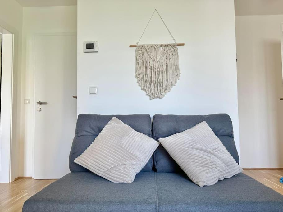 Apartment Modern Danube With Balcony & Free Parking *